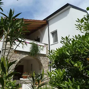 apartments-milenka-punat.primorje-gorskikotar.com/